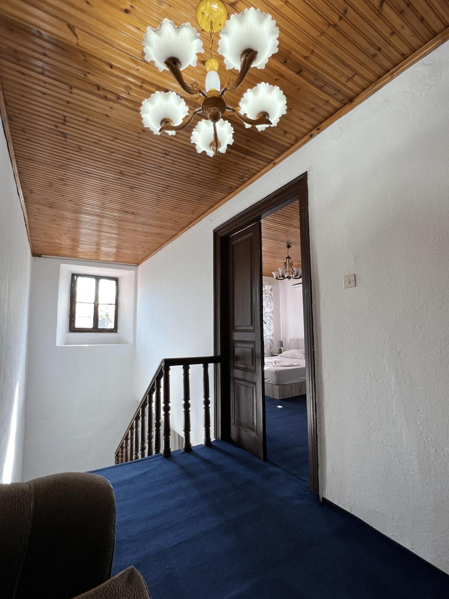Onetwosleep Guesthouse Shkodër エクステリア 写真
