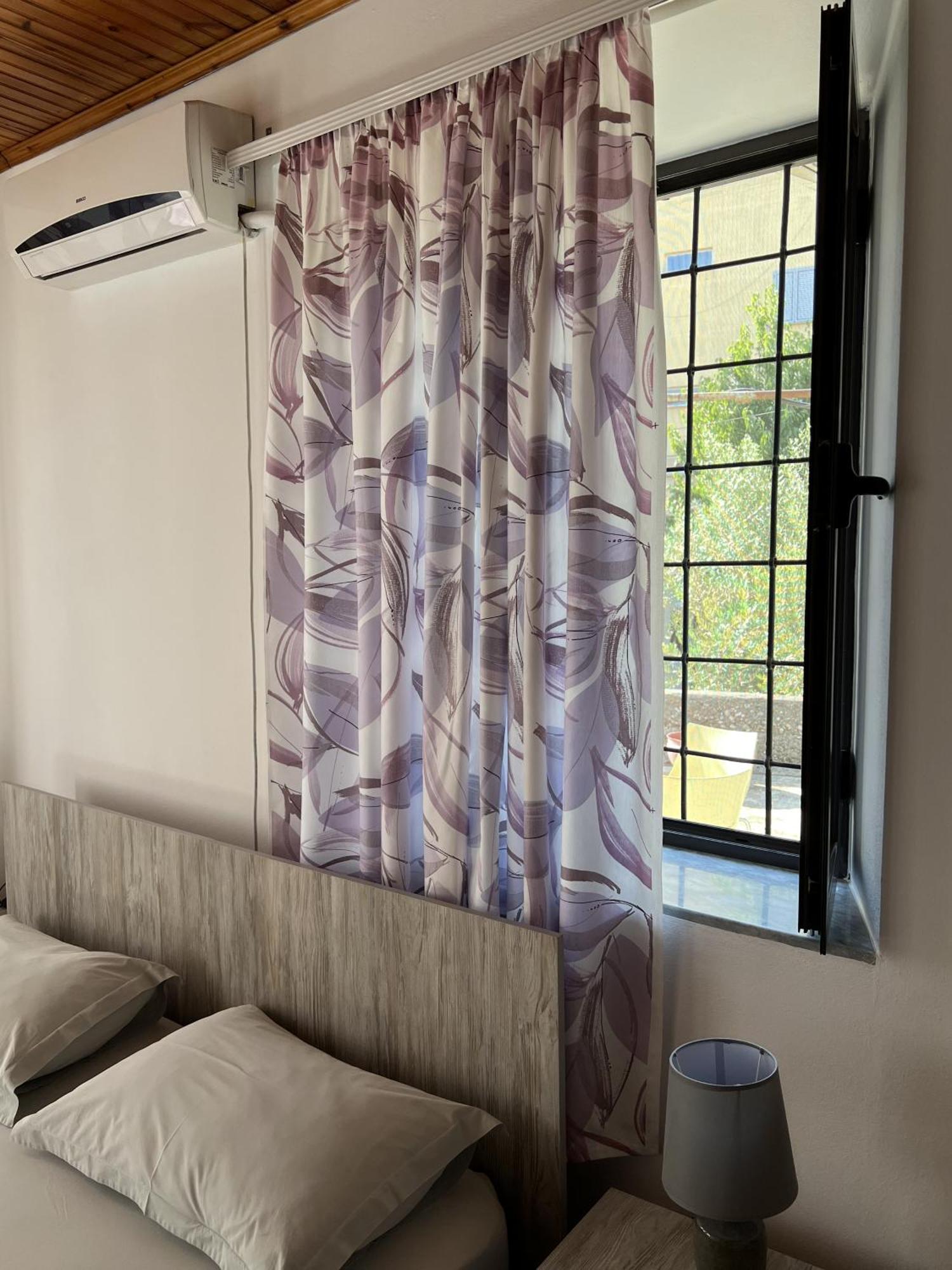 Onetwosleep Guesthouse Shkodër エクステリア 写真