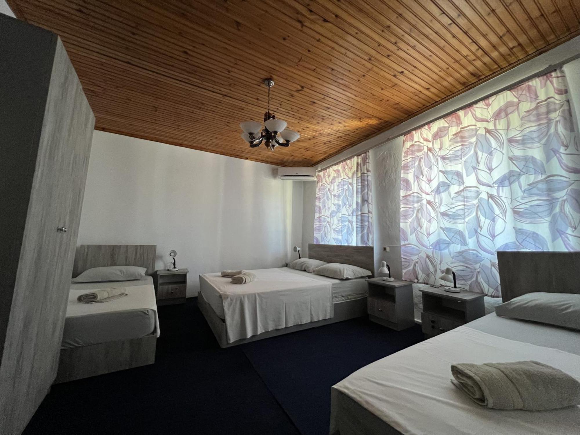 Onetwosleep Guesthouse Shkodër エクステリア 写真