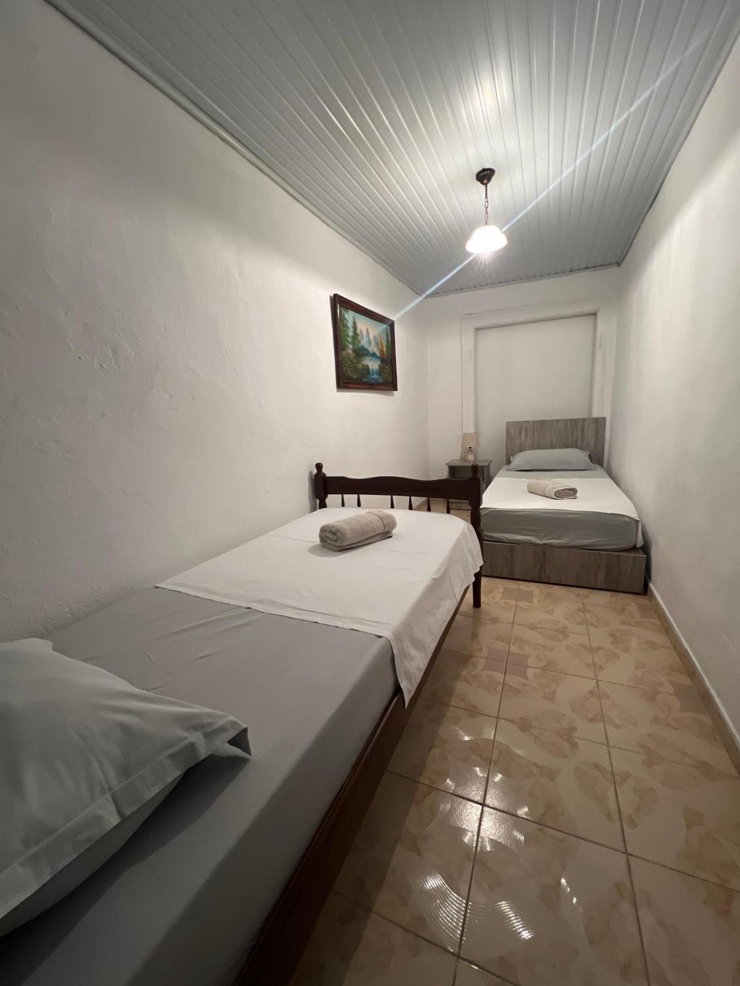 Onetwosleep Guesthouse Shkodër エクステリア 写真